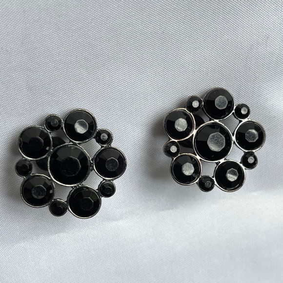 Monet, Black Rhinestones, set in Black Metal, Open Bracelet./Clip earrings - Picture 9 of 13